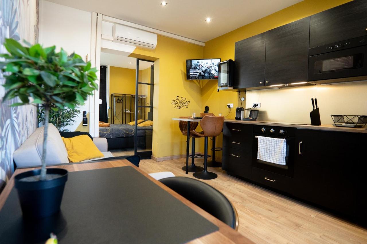 Capsule Premium Balneo & Home Cinema Valenciennes Exterior photo