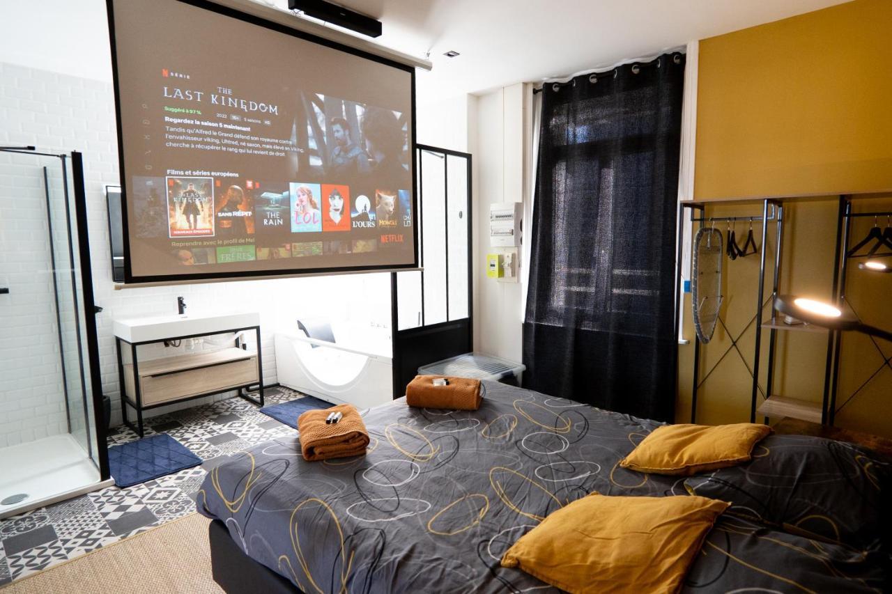 Capsule Premium Balneo & Home Cinema Valenciennes Exterior photo